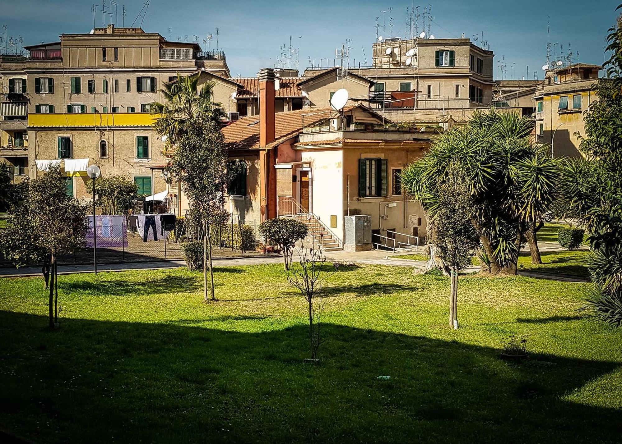Casa Di Amici Alla Garbatella Рим Экстерьер фото